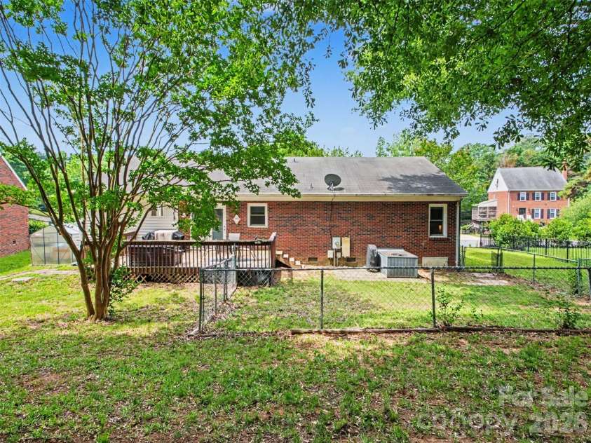 1009 Autumn Lane, Concord, NC 28025.  MLS# CAR4390937, YatesRealty ID 30399. 
