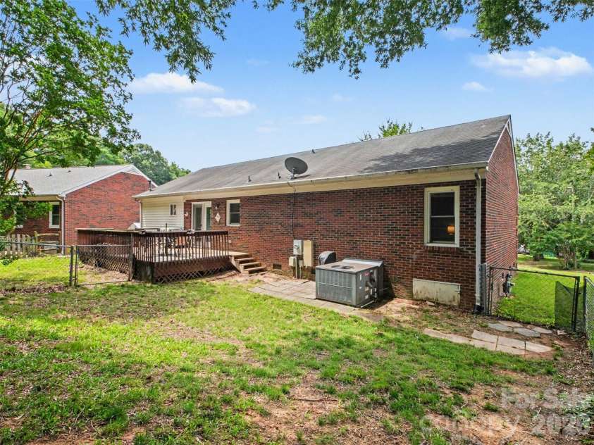 1009 Autumn Lane, Concord, NC 28025.  MLS# CAR4390937, YatesRealty ID 30399. 