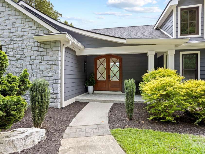 301 Winding Meadows Drive, Flat Rock, NC 28731.  MLS# CAR4286290, YatesRealty ID 30399. 