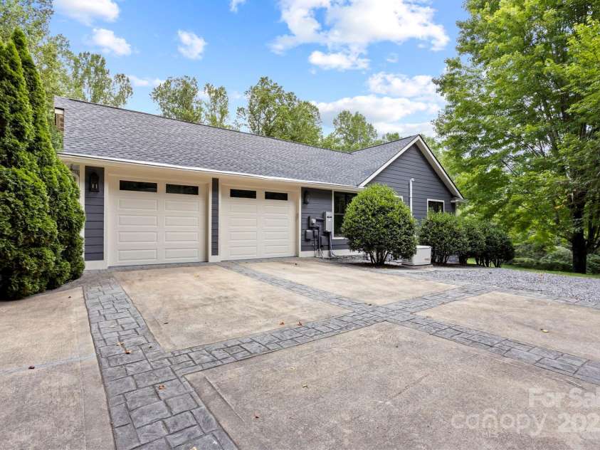 301 Winding Meadows Drive, Flat Rock, NC 28731.  MLS# CAR4286290, YatesRealty ID 30399. 