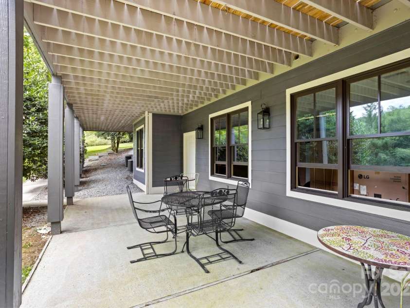 301 Winding Meadows Drive, Flat Rock, NC 28731.  MLS# CAR4286290, YatesRealty ID 30399. 