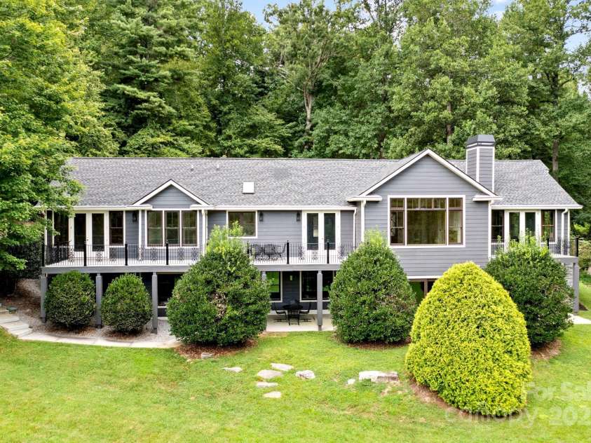 301 Winding Meadows Drive, Flat Rock, NC 28731.  MLS# CAR4286290, YatesRealty ID 30399. 