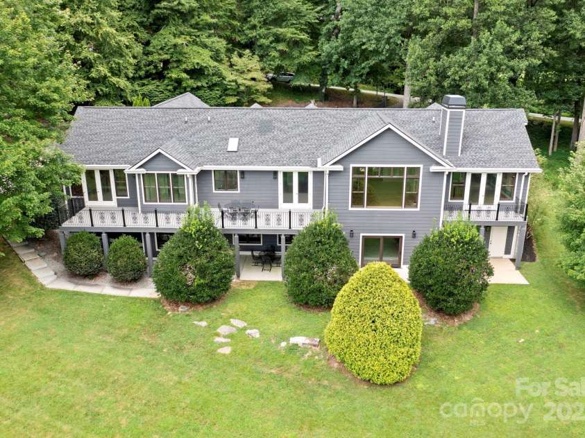 301 Winding Meadows Drive, Flat Rock, NC 28731.  MLS# CAR4286290, YatesRealty ID 30399. 