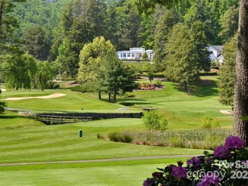 301 Winding Meadows Drive, Flat Rock, NC 28731.  MLS# CAR4286290, YatesRealty ID 30399. 