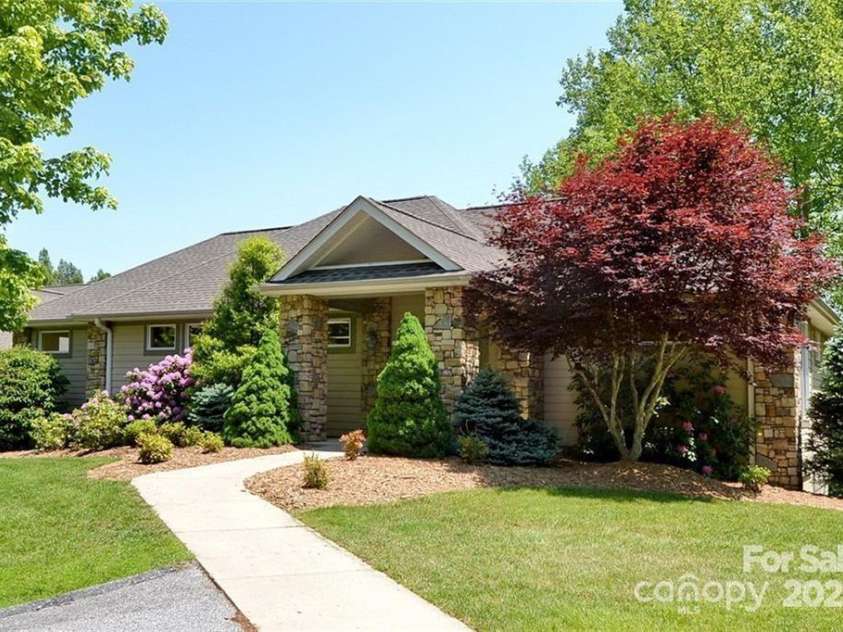 301 Winding Meadows Drive, Flat Rock, NC 28731.  MLS# CAR4286290, YatesRealty ID 30399. 