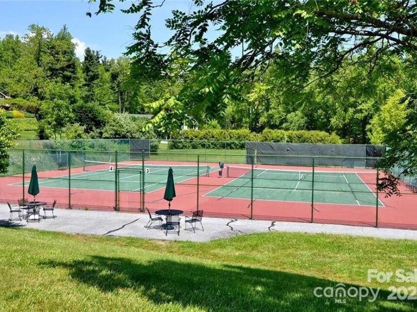 301 Winding Meadows Drive, Flat Rock, NC 28731.  MLS# CAR4286290, YatesRealty ID 30399. 