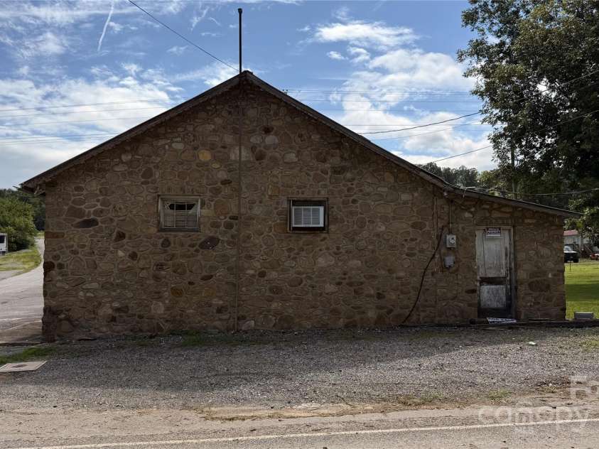 41 Upper Shut In Road, Hot Springs, NC 27843.  MLS# CAR4307080, YatesRealty ID 304. 
