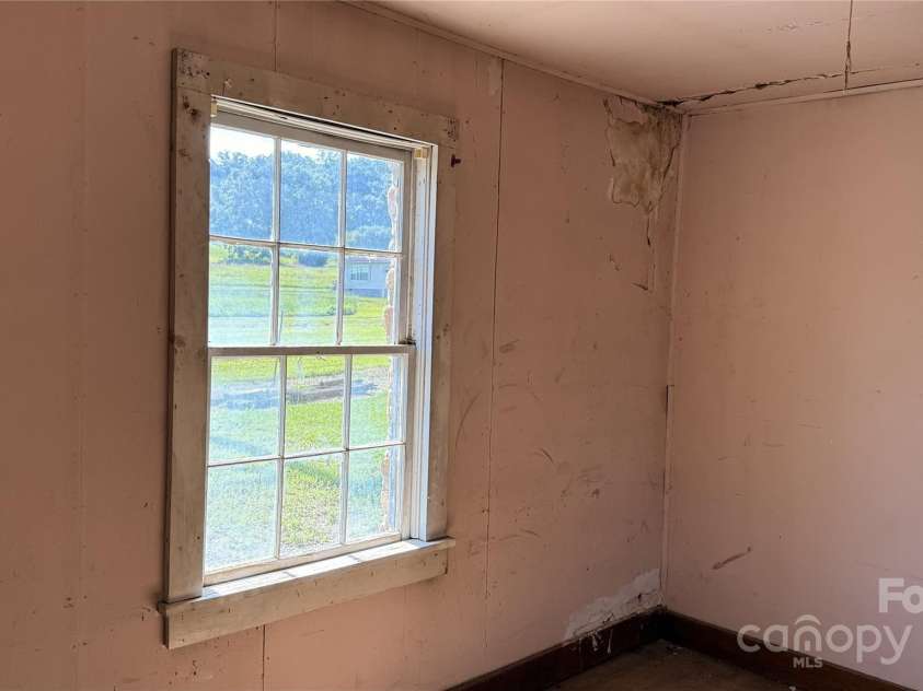 41 Upper Shut In Road, Hot Springs, NC 27843.  MLS# CAR4307080, YatesRealty ID 304. 
