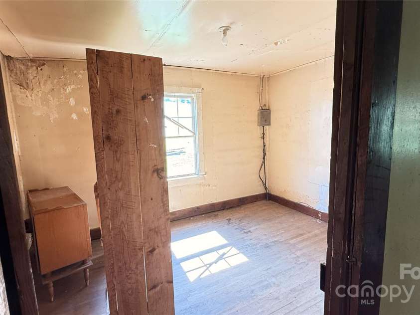 41 Upper Shut In Road, Hot Springs, NC 27843.  MLS# CAR4307080, YatesRealty ID 304. 