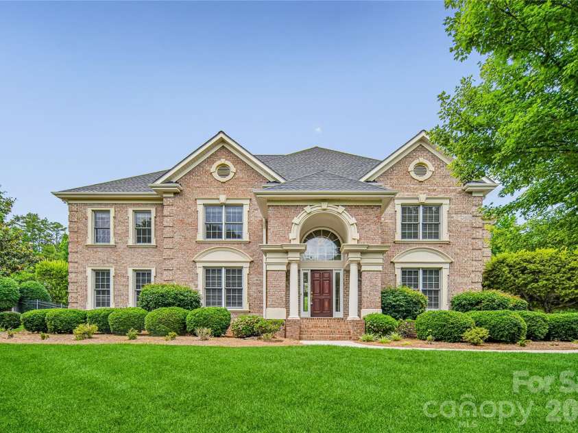 4305 Mourning Dove Drive, Matthews, NC 28104.  MLS# CAR4391017, YatesRealty ID 30402. 