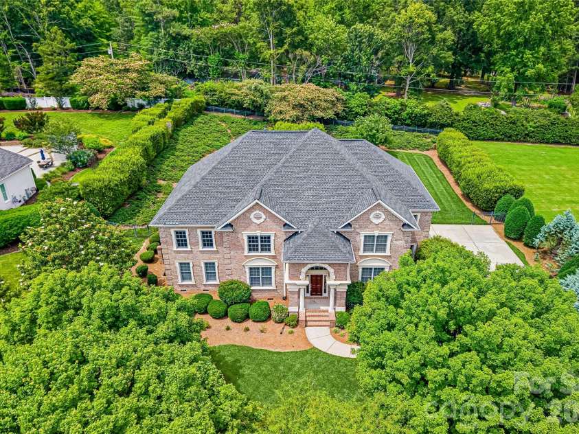 4305 Mourning Dove Drive, Matthews, NC 28104.  MLS# CAR4391017, YatesRealty ID 30402. 