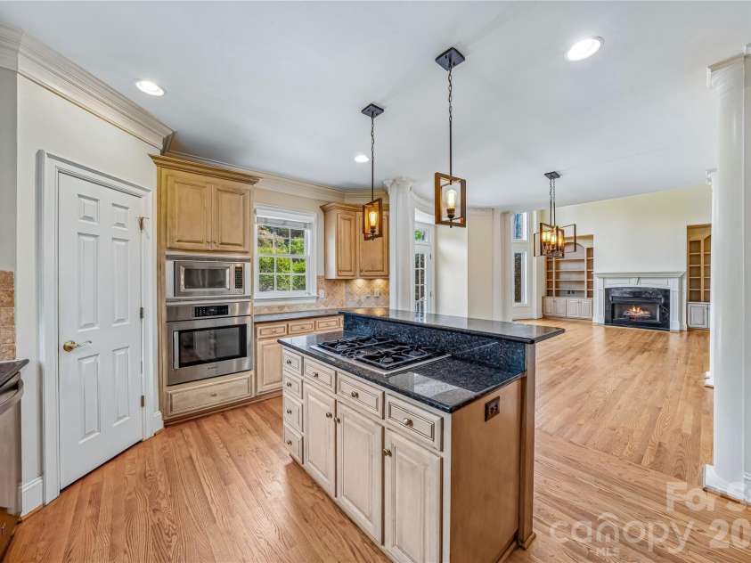4305 Mourning Dove Drive, Matthews, NC 28104.  MLS# CAR4391017, YatesRealty ID 30402. 