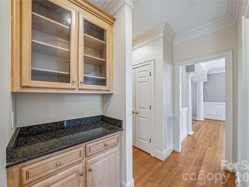 4305 Mourning Dove Drive, Matthews, NC 28104.  MLS# CAR4391017, YatesRealty ID 30402. 