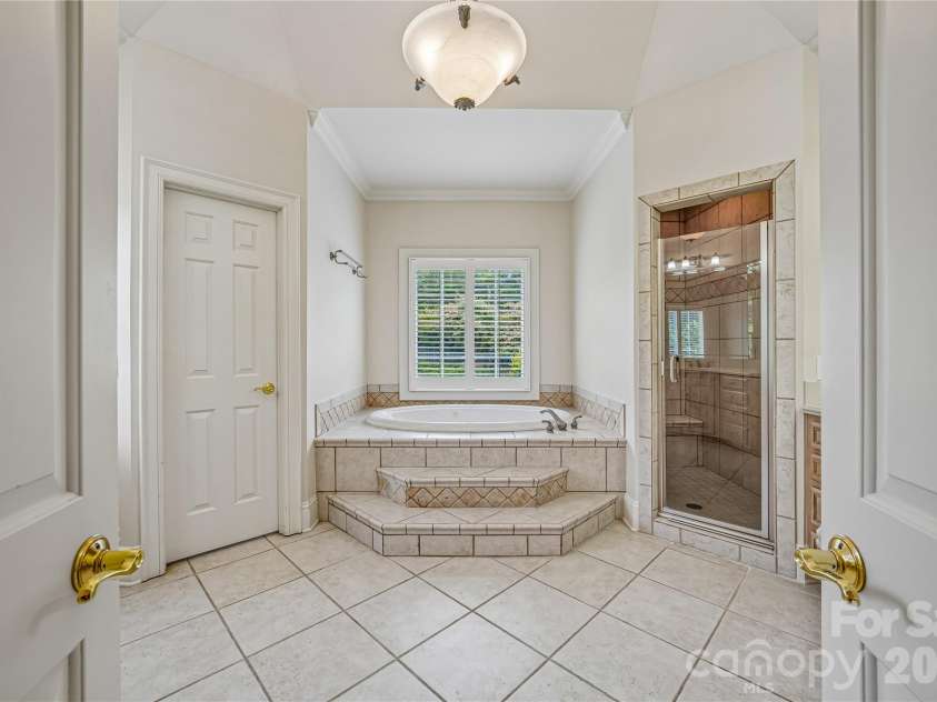 4305 Mourning Dove Drive, Matthews, NC 28104.  MLS# CAR4391017, YatesRealty ID 30402. 