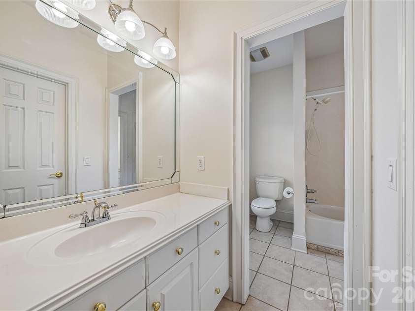 4305 Mourning Dove Drive, Matthews, NC 28104.  MLS# CAR4391017, YatesRealty ID 30402. 