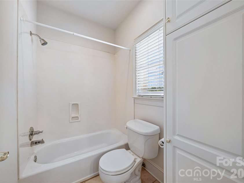 4305 Mourning Dove Drive, Matthews, NC 28104.  MLS# CAR4391017, YatesRealty ID 30402. 