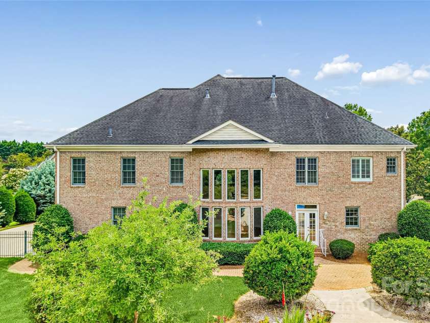 4305 Mourning Dove Drive, Matthews, NC 28104.  MLS# CAR4391017, YatesRealty ID 30402. 