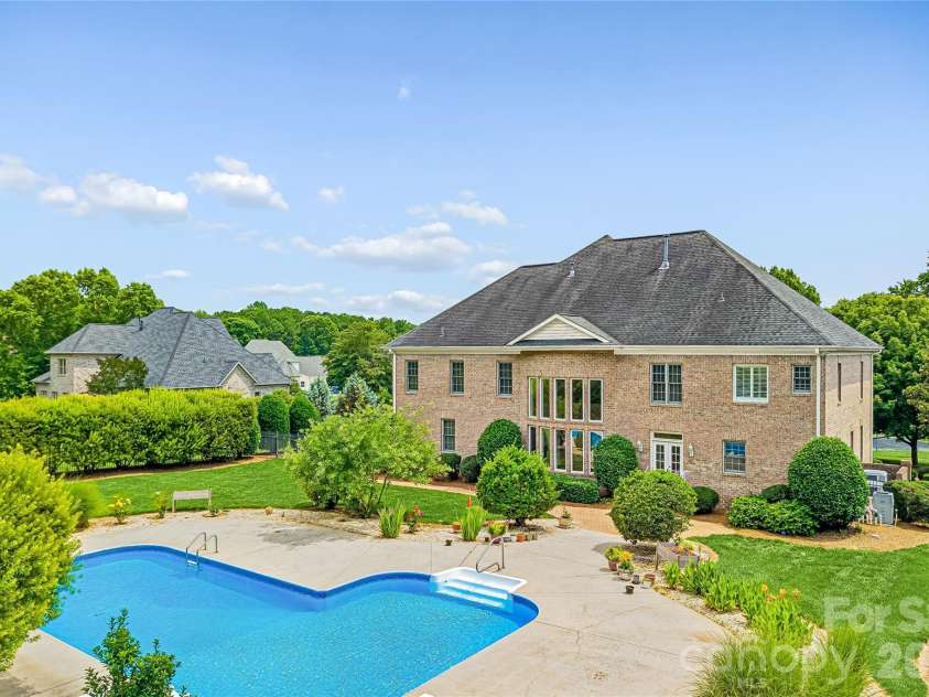 4305 Mourning Dove Drive, Matthews, NC 28104.  MLS# CAR4391017, YatesRealty ID 30402. 