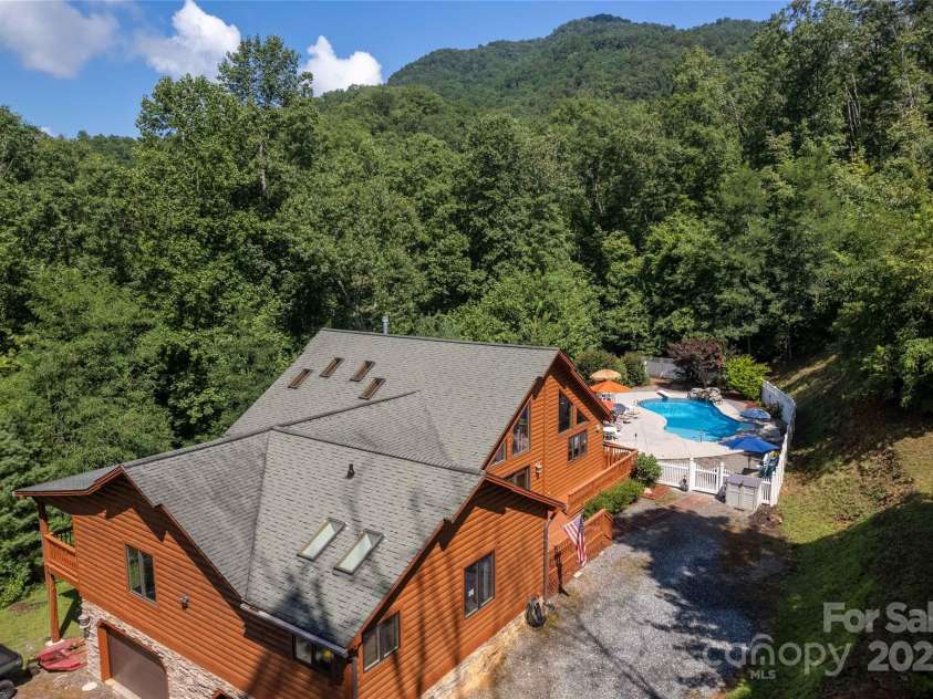 112 Hawks Nest Ridge, Cullowhee, NC 28723.  MLS# CAR4288989, YatesRealty ID 30404. 