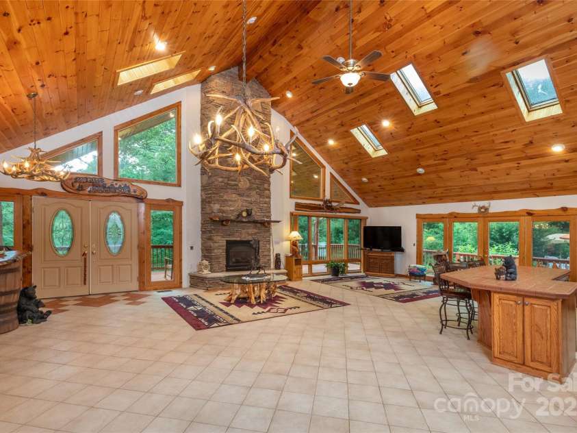 112 Hawks Nest Ridge, Cullowhee, NC 28723.  MLS# CAR4288989, YatesRealty ID 30404. 