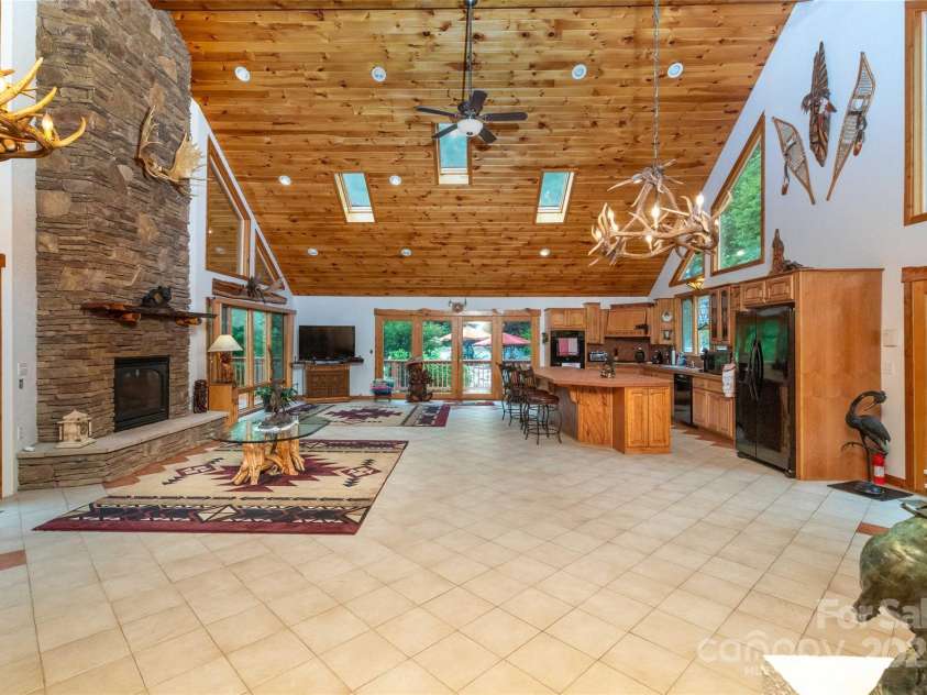 112 Hawks Nest Ridge, Cullowhee, NC 28723.  MLS# CAR4288989, YatesRealty ID 30404. 