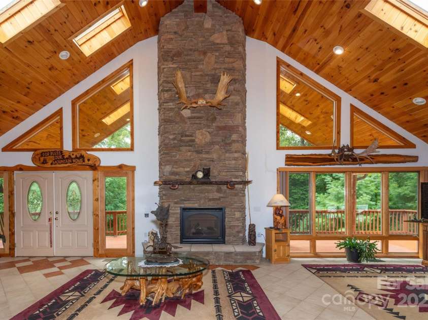 112 Hawks Nest Ridge, Cullowhee, NC 28723.  MLS# CAR4288989, YatesRealty ID 30404. 