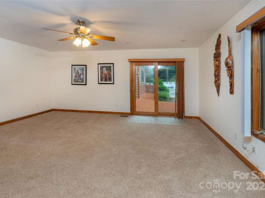 112 Hawks Nest Ridge, Cullowhee, NC 28723.  MLS# CAR4288989, YatesRealty ID 30404. 