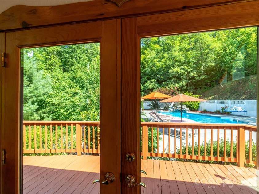 112 Hawks Nest Ridge, Cullowhee, NC 28723.  MLS# CAR4288989, YatesRealty ID 30404. 