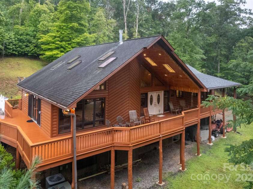 112 Hawks Nest Ridge, Cullowhee, NC 28723.  MLS# CAR4288989, YatesRealty ID 30404. 