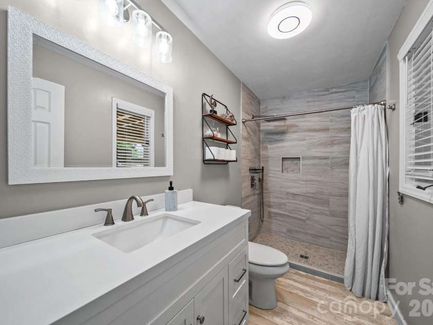 406 Magnolia Street, Mooresville, NC 28115.  MLS# CAR4392221, YatesRealty ID 30404. 
