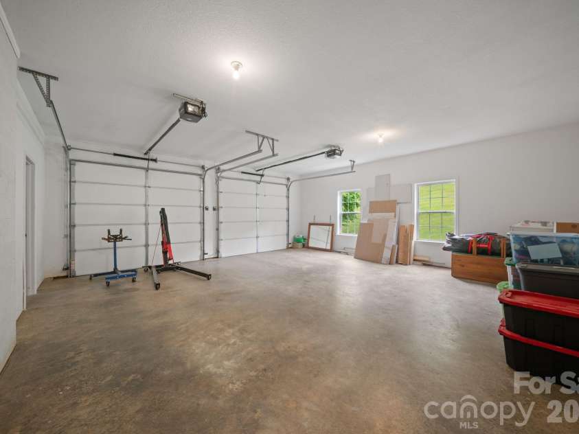 77 Sherry Lane, Leicester, NC 28748.  MLS# CAR4366038, YatesRealty ID 30405. 2 car garage