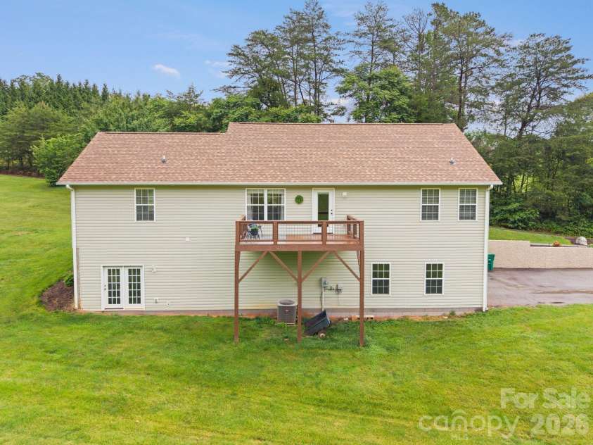 77 Sherry Lane, Leicester, NC 28748.  MLS# CAR4366038, YatesRealty ID 30405. 