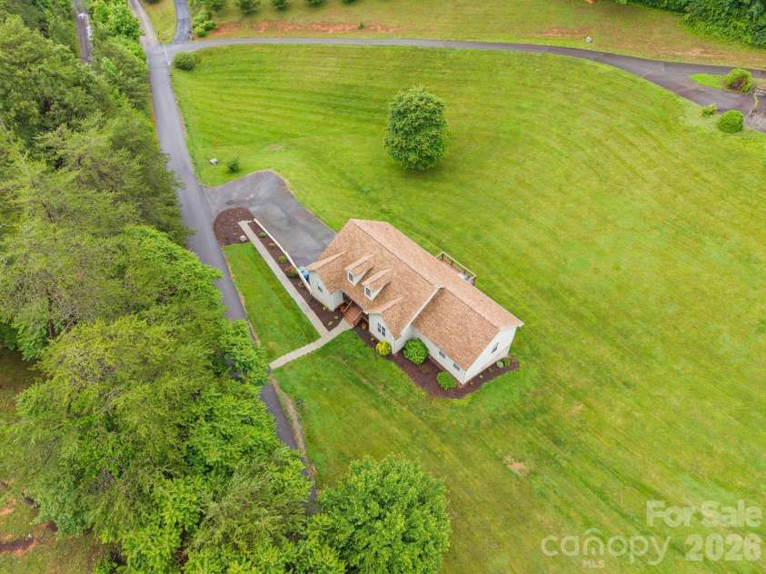 77 Sherry Lane, Leicester, NC 28748.  MLS# CAR4366038, YatesRealty ID 30405. 