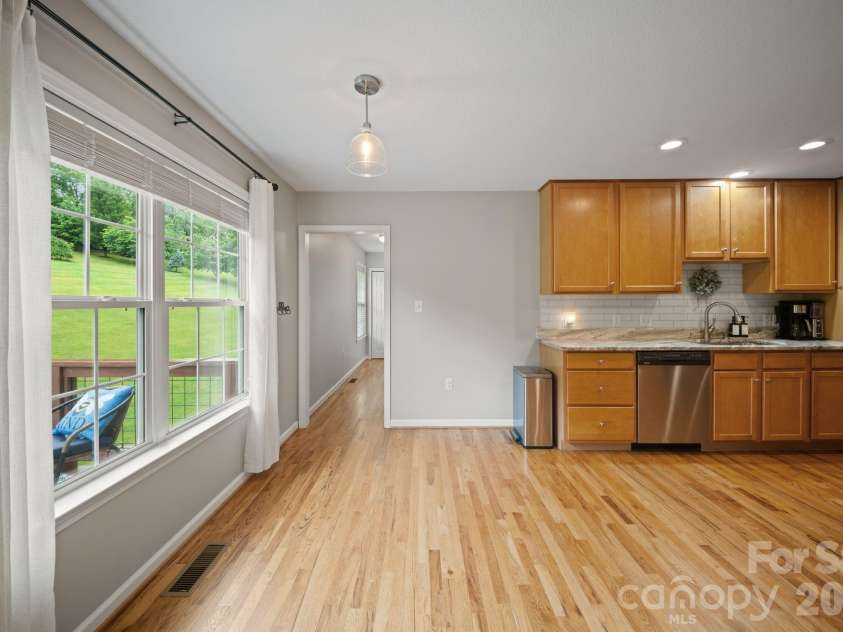 77 Sherry Lane, Leicester, NC 28748.  MLS# CAR4366038, YatesRealty ID 30405. 