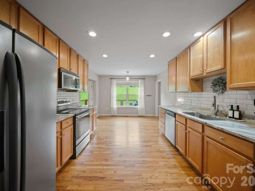 77 Sherry Lane, Leicester, NC 28748.  MLS# CAR4366038, YatesRealty ID 30405. 