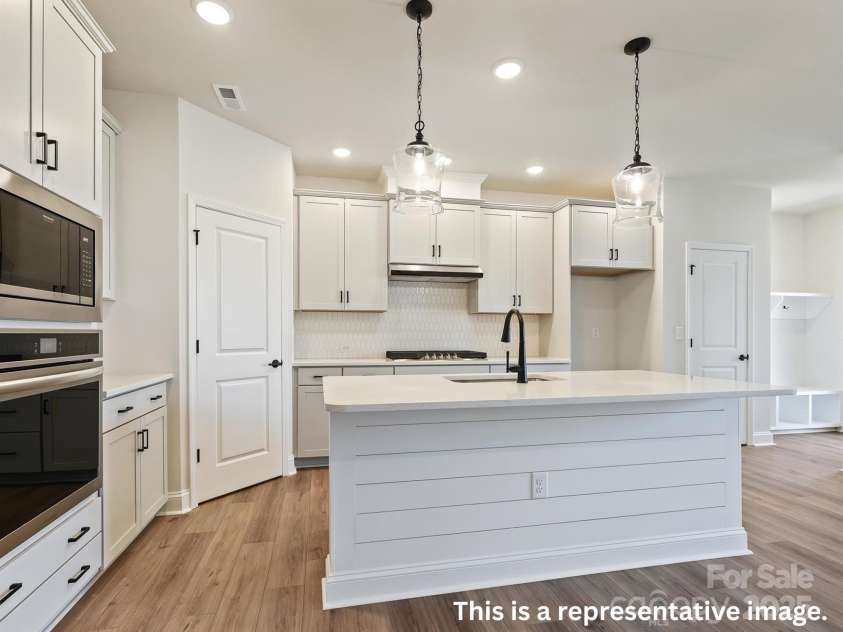 11439 Prosperity Church Road, Huntersville, NC 28078.  MLS# CAR4289572, YatesRealty ID 30406. 