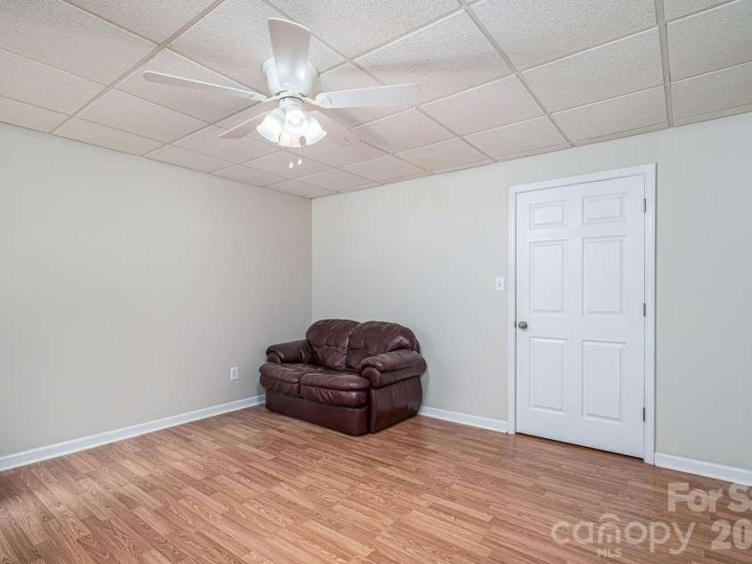 2479 Old Pond Drive, Lincolnton, NC 28092.  MLS# CAR4390192, YatesRealty ID 30406. Flex space #2