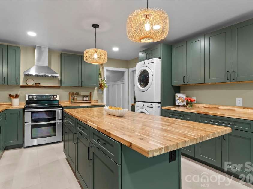 354 Bost Street, Statesville, NC 28677.  MLS# CAR4344460, YatesRealty ID 30407. 