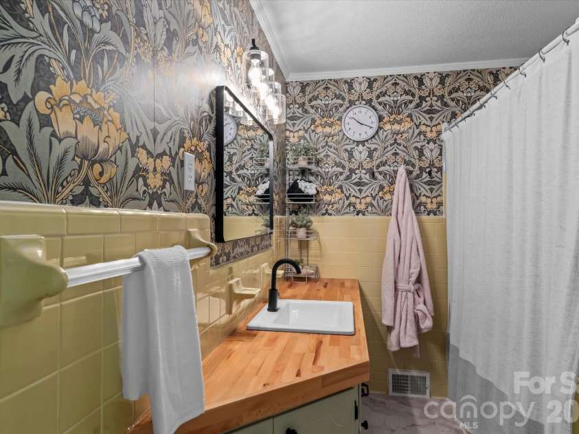354 Bost Street, Statesville, NC 28677.  MLS# CAR4344460, YatesRealty ID 30407. Updated 2nd bath