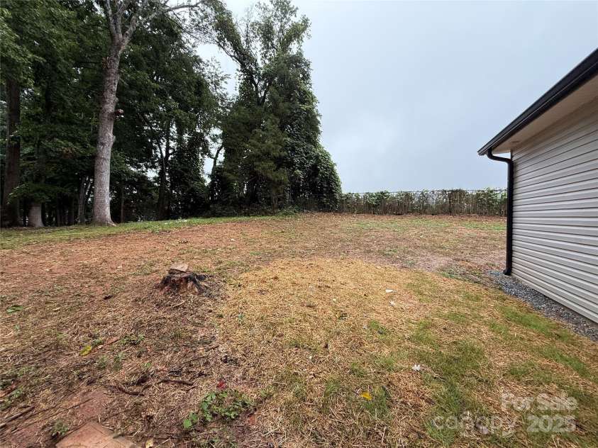 820 Hillsfarm Street, Lenoir, NC 28645.  MLS# CAR4289523, YatesRealty ID 30407. 