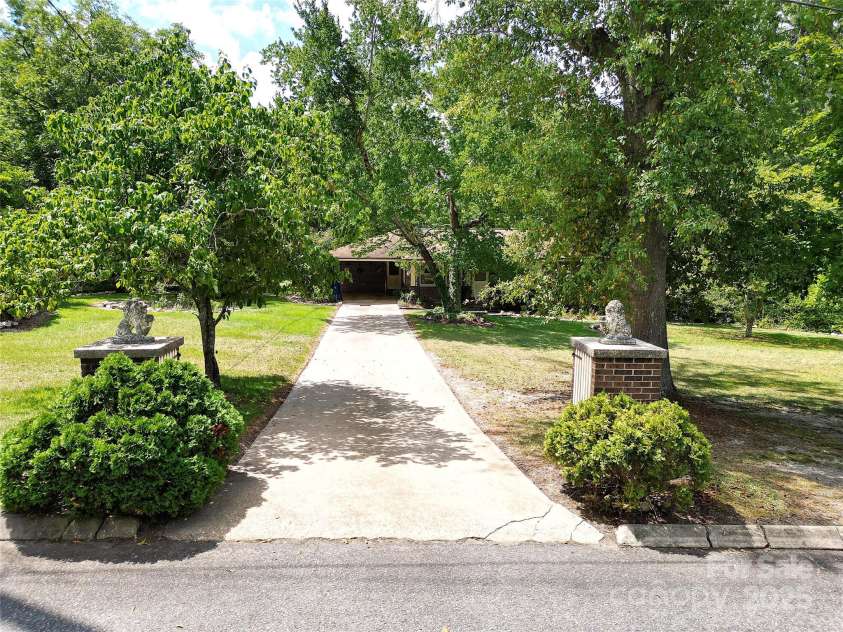 314 Moore Street, Morven, NC 28119.  MLS# CAR4285350, YatesRealty ID 30411. 