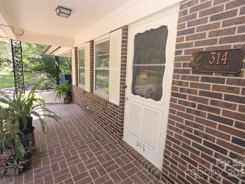 314 Moore Street, Morven, NC 28119.  MLS# CAR4285350, YatesRealty ID 30411. 