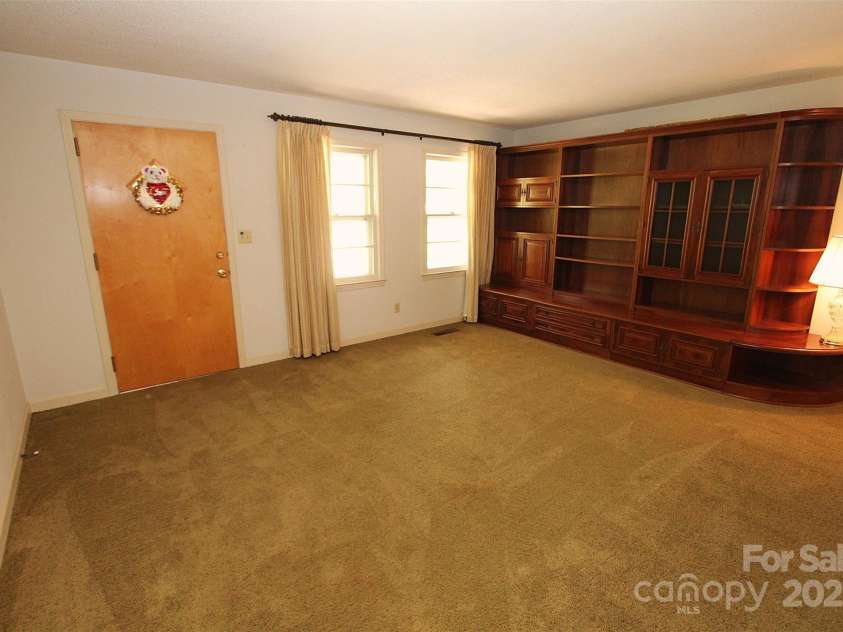 314 Moore Street, Morven, NC 28119.  MLS# CAR4285350, YatesRealty ID 30411. 