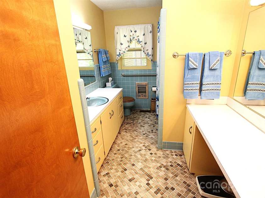 314 Moore Street, Morven, NC 28119.  MLS# CAR4285350, YatesRealty ID 30411. 