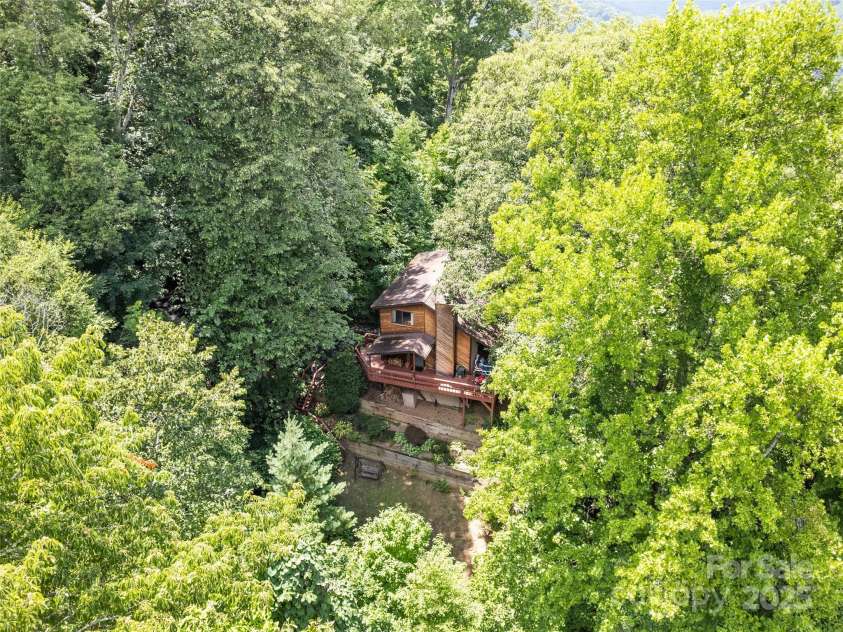 1672 Summit Drive, Maggie Valley, NC 28751.  MLS# CAR4288265, YatesRealty ID 30413. 