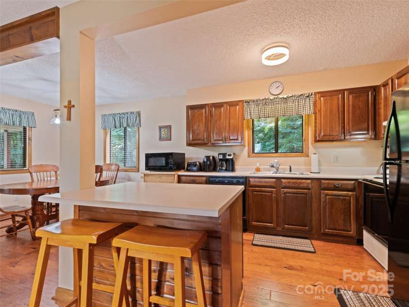 1672 Summit Drive, Maggie Valley, NC 28751.  MLS# CAR4288265, YatesRealty ID 30413. 
