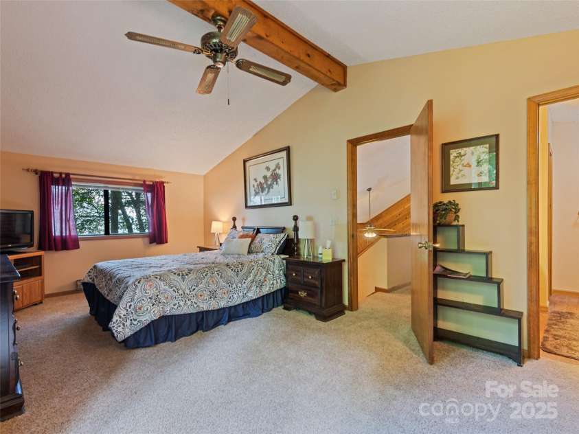 1672 Summit Drive, Maggie Valley, NC 28751.  MLS# CAR4288265, YatesRealty ID 30413. 