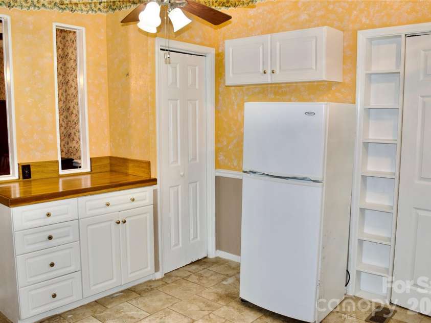 908 Buddys Choice Road, York, SC 29745.  MLS# CAR4381686, YatesRealty ID 30413. Kitchen