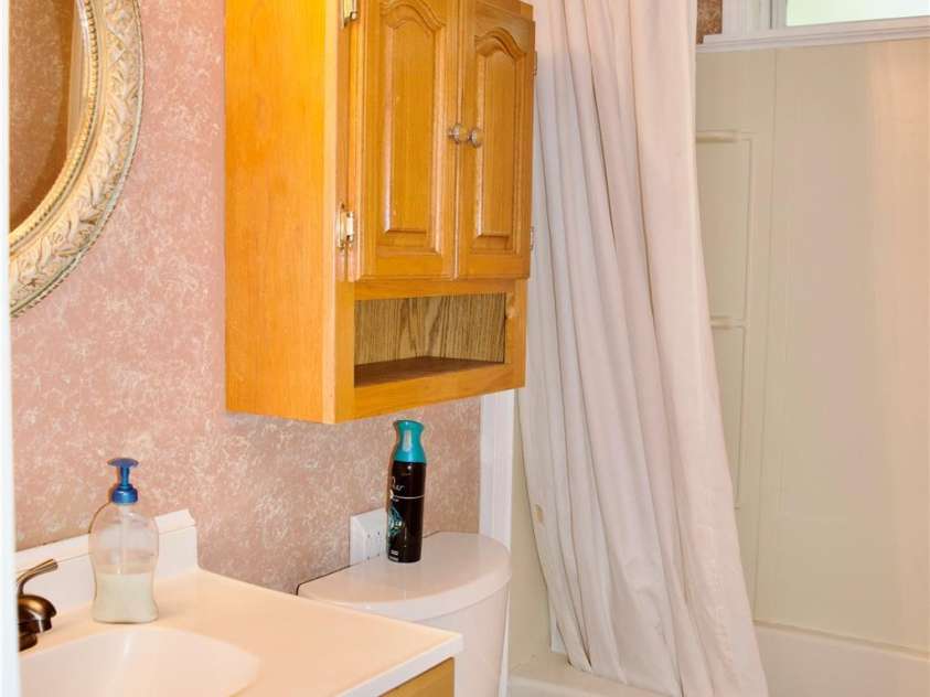 908 Buddys Choice Road, York, SC 29745.  MLS# CAR4381686, YatesRealty ID 30413. Second Bath room
