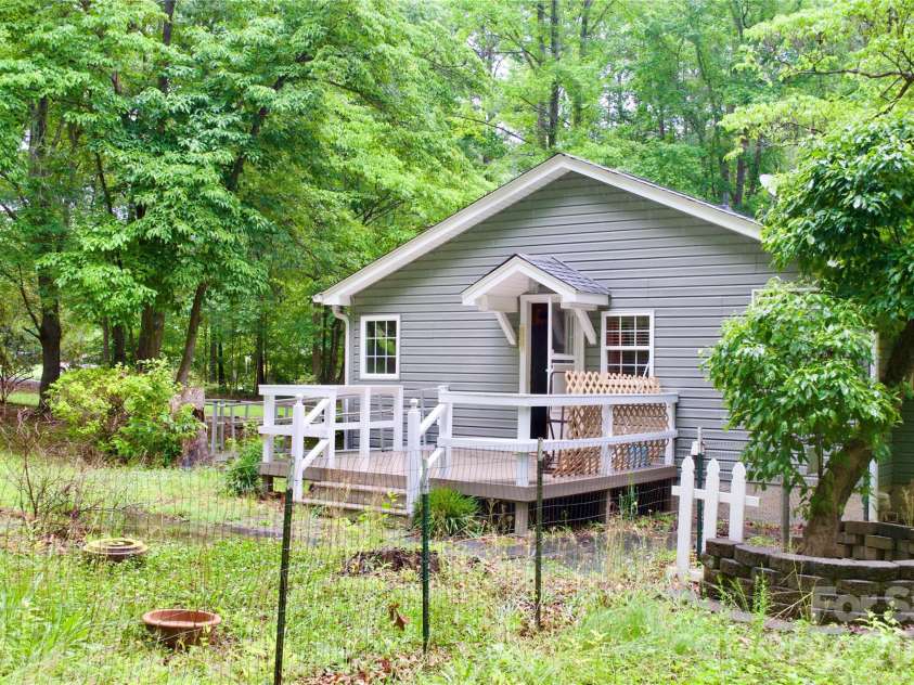 908 Buddys Choice Road, York, SC 29745.  MLS# CAR4381686, YatesRealty ID 30413. Side entrance - accessible by ramp